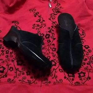 NWT Women's Clarks black suede leather slip on shoe size 6.5